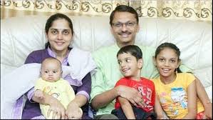These issues are something to be thought about and taarak mehta show does real justice. Meet Taarak Mehta Ka Ooltah Chashmah Fame Popatlal Aka Shyam Pathak S Real Family Iwmbuzz
