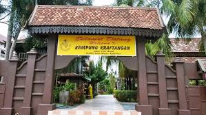Muzium ini beroperasi dari 8.30 pagi hingga 4.45 petang setiap hari kecuali hari jumaat. 10 Sebab Anda Perlu Ke Bandar Kota Bharu