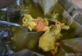 Tapi jika ingin memadukan bahan lain, kamu bisa mengganti ayam dengan ikan maupun daging sapi. Wong Kudus Sedep Tenan Garang Asem Ayam Kampung Yang Gurih Meresap