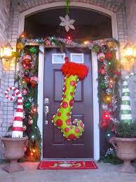 Ideas Navidenas Para Puertas Y Chimeneas Christmas Door Decorations Whoville Christmas Outdoor Christmas Decorations