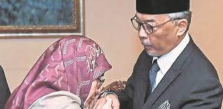 The title traces its origin from the times of the old pahang sultanate, and was historically known simply as shahbandar. Daulat Tuanku Palace To Make Announcement Today