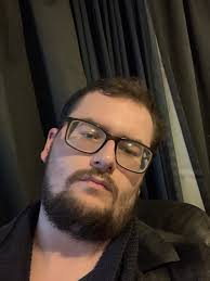 Hi guys & gals, We're Luke 🧑 Djamila 👩🏻 & Duke 🐶 and we're new to this  group and Morzine too! This January we are finally coming from the UK to  Morzine