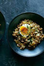 Farro And Lentils With Jammy Onions Recipe Recipe In 2021 Onion Recipes Easy Dinner Recipes Farro Recipes