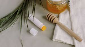 Selbst gemachter lippenbalsam ist eine ökologische alternative zu produkten aus dem drogeriemarkt. Lippenbalsam Selber Machen 7 Pflegende Rezepte