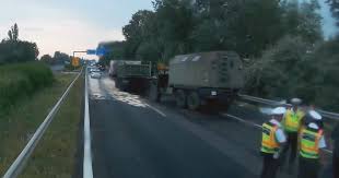 Kilométerszelvényében, sukoró térségében a budapest irányába . Index Inland A Video Of A Military Convoy In An Accident Was Found