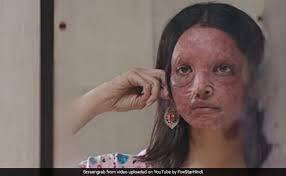 من التحقيق في الهجوم إلى إجراءات المحكمة ، والعلاج الطبي للشفاء العاطفي. Chhapaak Trailer Deepika Padukone S Fight For Justice As Malti Will Leave You Speechless