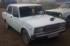 Встречный автотранспорт (особенно, фуры) поднимают их в воздух, что зачастую приводит к тому, что они врезаются в ваш автомобиль. Atermalnye Styokla Vynuzhdennaya Zamena Lada 2107 1 5 L 2000 Goda Na Drive2
