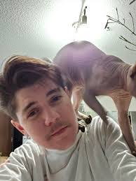 Tamara Warwick's Instagram, Twitter & Facebook