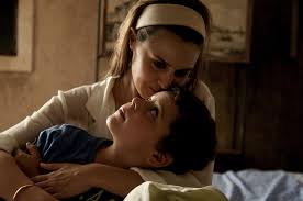 Nessuno mi può giudicare, nemmeno tu (la verità ti fa male, lo so) lo so che ho sbagliato una volta e non sbaglio più (la verità ti fa male, lo so) dovresti pensare a me e stare più attento a te c'è già tanta gente che. Nessuno Mi Puo Giudicare 2011 Imdb