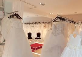 Finden sie ihr perfekte brautkleid bei uns. Brautmode Diamore Brautkleider Und Abendmode In Bruhl Bei Koln Hochzeit Com