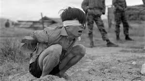 Es besteht im wesentlichen aus benzin, das mit hilfe von zusatzstoffen geliert wird. Chronik Der Vietnamkrieg Die Wichtigsten Daten Mdr De