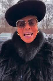 Robin Prescott's Instagram, Twitter & Facebook