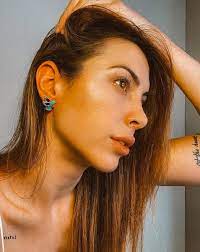 A principios del mes de julio la brasileña daniela colett fue consultada por una seguidora en instagram si estaba separada de su esposo, el futbolista profesional eduardo vargas. Daniela Colett Revela Que Se Opero La Nariz Cinco Veces Por Bullying En Redes Sociales