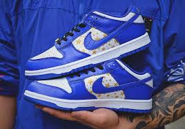 Rubber outsole with zoom air unit and in heel and padded terry tongue. Supreme Nike Sb Dunk Low Hyper Royal Release Info Sneakernews Com