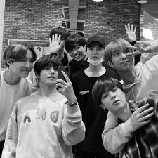 Bts concert concert tickets jimin jungkook bts bangtan boy bts now wings tour bts wings bts group photos best song ever. Peachytae Ê¸áµ'áµ'â¿áµáµƒÊ³á¶œÊ° Chantii On Twitter Bts Group Picture Bts Wallpaper Bts Aesthetic Pictures