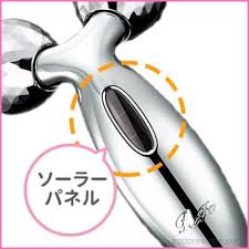 顔だけに使うのはもったいない リファカラットの使い方いろいろ 肩こり スマホ巻き肩にも irodorirecipe リファカラット 巻き肩 フェイスマッサージ
