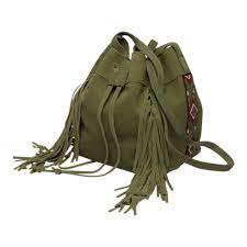 Vendu avec tirette, clé, cadenas, clochette, dustbag. Sac Seau Souple Vert Kaki En Cuir Suede Avec Broderies Et Franges Elora