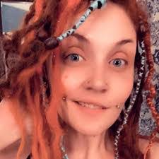 Lynn Izatt's Instagram, Twitter & Facebook