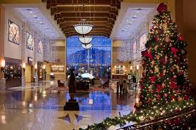Commercial Holiday Decorating And Christmas Light Service Portfolio Christmas Commercial Christmas Decorations Holiday Interior Design Holiday Decor