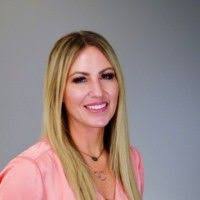 Serena Everett's Instagram, Twitter & Facebook