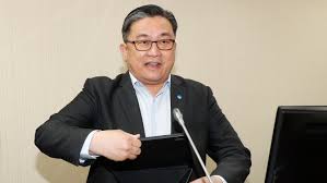 Bnt疫苗二期共有13次試驗，人數超過1萬人。 （圖／截自covid19 vaccine tracker網站） 大數據揭綠營負面聲量再創高峰 未從日美捐贈疫苗受益 ç–«æƒ…æˆ° è—ç±²é€Ÿè³¼ä¸Šæµ·å¾©æ˜Ÿbntç–«è‹—çŽ‹å®šå®‡å½±å°„ æ•ˆæœŸåªåˆ°6æœˆ å ±å»¢è®Šæš´åˆ© è˜‹æžœæ–°èžç¶² è˜‹æžœæ—¥å ±