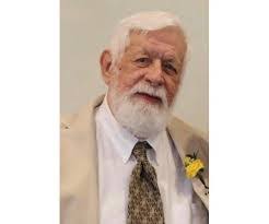 Sandra Olinger's Instagram, Twitter & Facebook