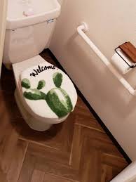 トイレの床をカフェ風ヘリンボーンにdiy カフェ風 リフォーム 窓枠 トイレ