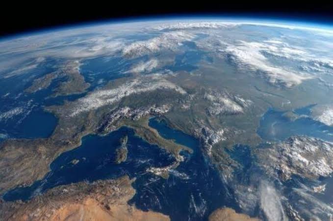  Η Ευρωπαϊκή Αδράνεια: Από το τέλος του Ψυχρού Πολέμου στη Βίαιη Αφύπνιση.