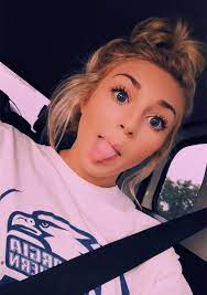 Ash blonde is an appealing color that can make your image extremely stylish. ð™¥ð™žð™£ð™©ð™šð™§ð™šð™¨ð™© ð™¡ð™–ð™ªð™§ð™®ð™£ð™ ð™šð™£ð™™ð™–ð™¡ð™¡ð™¡ 3 Blonde Girl Selfie Pretty Girls Selfies Blonde Hair Selfie