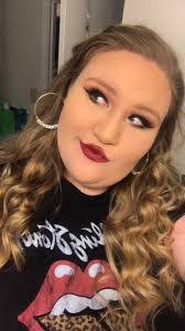 Caitlyn Sheppard's Instagram, Twitter & Facebook