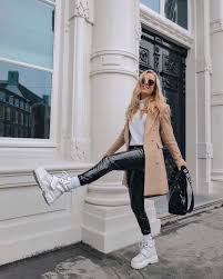 Die fashion bloggerin jacky selbst gründete diesen fashion blog … Esmee Rodrigo Fashion Lifestyle Blog In 2021 Winter Fashion Outfits Fashion Cold Fashion