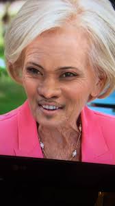 Molly Hannah Baldwin (@MolzyMoos)