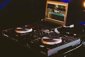 Mix hits on the turntables weather you are a professional dj or a starter. Hd Wallpaper Audio Disc Jockey Dj Turntable Laptop Modern Music Sound Mixer Wallpaper Flare