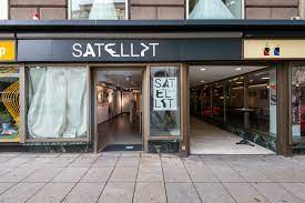 Install detectors on or as near to the ceiling as possible. Kunstlerhaus Stuttgart