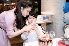 Và tất cả những tình yêu thương ấy đã được tim chuyển hóa một phần thành món quà bất ngờ kia. Tim TrÆ°Æ¡ng Quá»³nh Anh Má»—i NgÆ°á»i Má»™t Ngáº£ Sau 1 NÄƒm VÆ°á»›ng Lum Xum Ly Hon