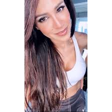 Bella Favela (@momslifeunfiltered) • Instagram photos and videos