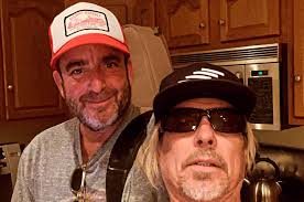 Back stomping in our old stomping grounds! Come hang with me and my buddy  @jonkahnmusic tonight at @themintla Doors at 645PM  https://dice.fm/event/eo5e5w-jon-kahn-jeffrey-steele-hasan-and-the-unseen-the-last-slice-tanya-the-empress-16th-nov-the-mint  ...