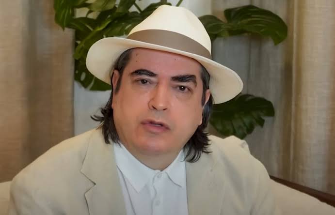 Jaime Bayly denuncia que fue retirado de la Feria del Libro de Medellín:  “Yo apoyé a Abelardo de la Espriella” – Publimetro Colombia