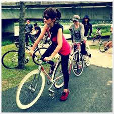 ボード girls on bicycles のピン