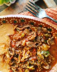 Al cocinar el repollo el mismo emana un olor fuerte que no siempre resulta. Carne Con Repollo Delirios De Cocina
