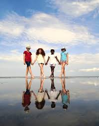 It has a total landmass of 1,194 square kilometers (461 sq mi) separated by selangor river into two division, tanjung karang and kuala selangor. Sky Mirror At Kuala Selangor Happy Go Kl