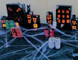 Activite Bricolage Creation Enfants Halloween Village Hante Village Hante Bricolages Halloween Halloween