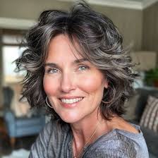 80 Flawlessly Feminine Hairstyles For Square Faces