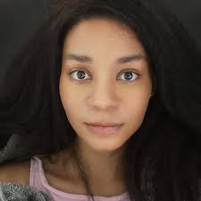 I like to be helpful to my friends #LauraLoomer @finessquire