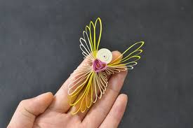 Once you have the paper, fold it in half, to make the card. 11 Paper Quilling Patterns For Beginners