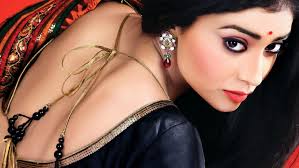 Download Indian Actress Earrings Brunette Bindi Celebrity Shriya Saran HD  Wallpaper