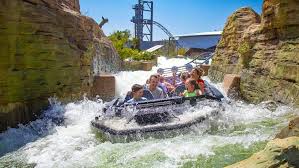 Futuroscope EXPLOSE les records! Ce parc aquatique est un CARTON!
