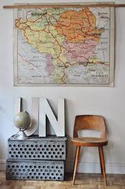 Le Vide Grenier D Une Parisienne Vintage Globe Map Globe Map