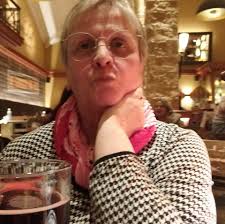 Recuerdos del campo y Trenza infinita. Estos dos prints firmados se fueron  para Austin Texas y Nueva York. Vinieron especialmente por ellas a mi  taller y me pidieron una pequeña dedicatoria. Que