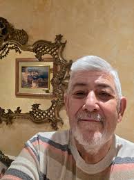 Hola amigos tengo 71 años y no reniego de mis años gracias a dios por darme  todo mí vida no quiero lujos lo justo y necesario salud y buen umor .